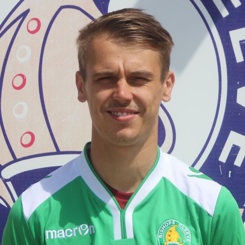 DanHall99's tweet photo. A goal-scoring winger. That'll do nicely for @charliegriff09 and @CirenTownFC @SouthernLeague
https://t.co/HGq5iYsP8X https://t.co/kd7IJmBygH