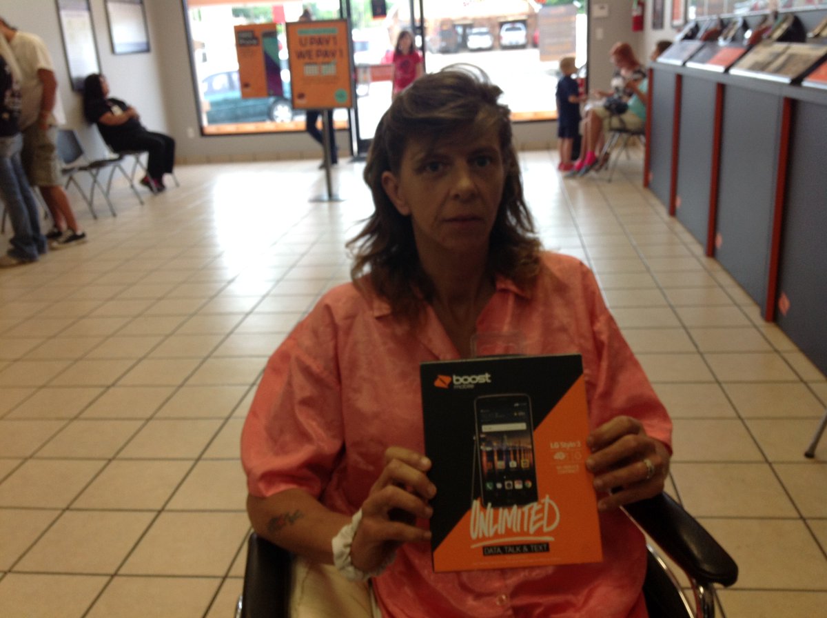 Easywireless23's tweet photo. AAL Promo Was In Affect With This Mother &amp; Daughter Duo W. The Stylo 3&amp;2 Unlimited Gigs &amp; Data, And Accessories #WhereYouAt. @piper_mcmahon https://t.co/5MRZFR6I34