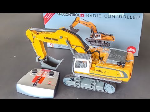 RemoteControlHQ's tweet image. #rc RC Excavator gets unboxed and works hard! Pre-production model! - remotecontrolhq.risingflowmedia.net/rc-excavator-g… #RT #Retweet