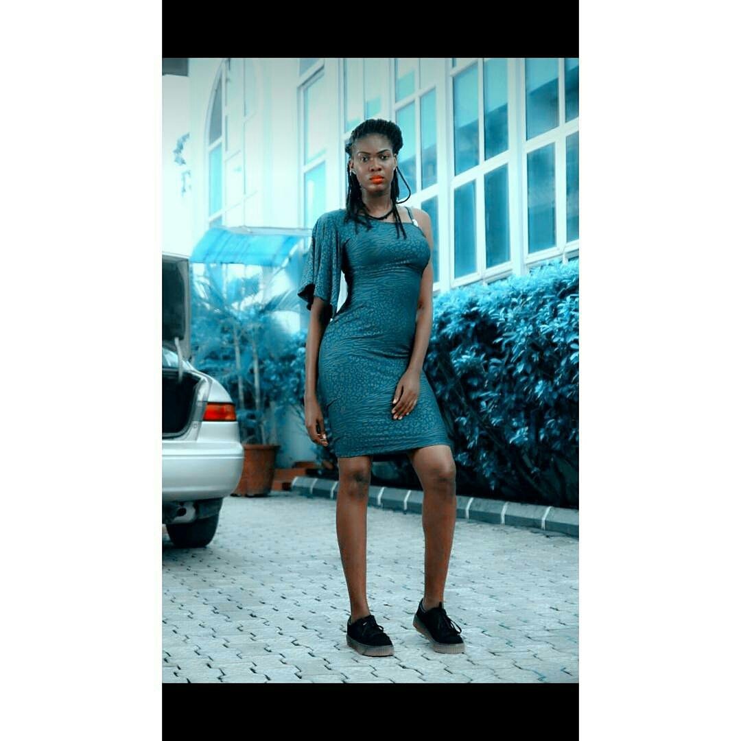 Yettyhipssy's tweet photo. Yes. My student made this, they serving the fire hot. #fashiondesigner #ye80 https://t.co/sxBXOnZdMv