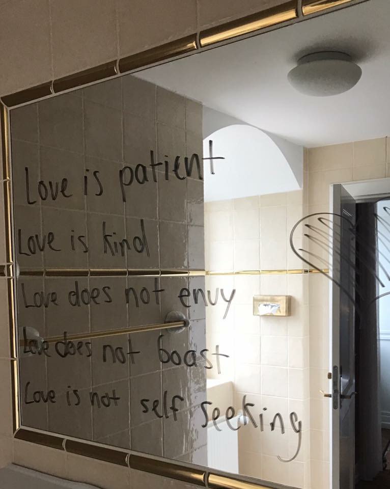 VisitAarhus's tweet photo. This is the message @justinbieber left at Hotel Royal in #Aarhus. @bkstg @jbieberboy94 @bieberarmy @kbiebercrew https://t.co/Nnh8VN1M99