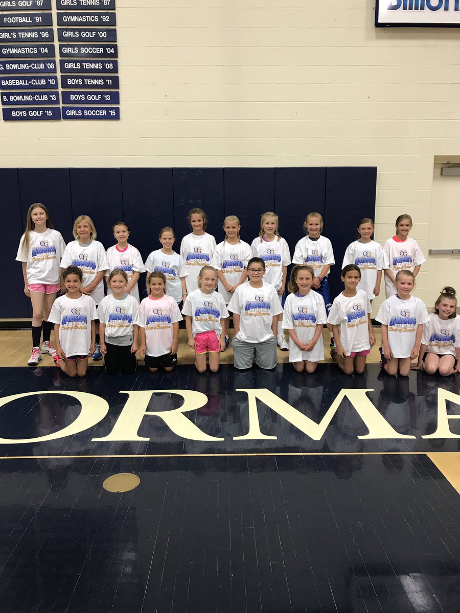 OGLadyKBball's tweet photo. Awesome group of 3rd and 4th graders to work with this week!  Love their energy!!  #OGCamp https://t.co/ObkL4s0gey