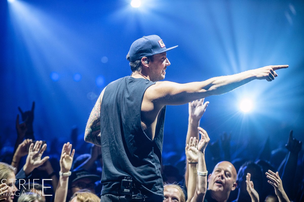 StrifeMagazine's tweet photo. SHOW REVIEW:
We saw Simple Plan perform their extraordinary 'No Pads, No Helmets... Just Balls' set last night!
https://t.co/crmuiNgeU5 https://t.co/yEflA35YU3