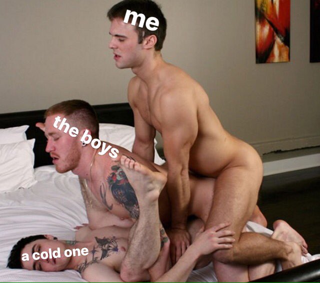Mr_mAhC's tweet photo. Cracking open a cold one w/ the boys https://t.co/m4N5jWP9Jb