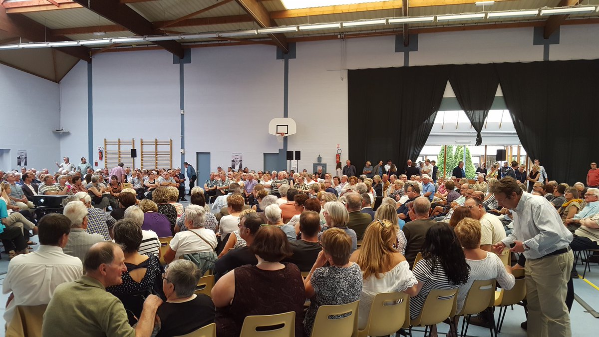 ArnaudMouillard's tweet photo. Beaucoup de monde ce soir pour soutenir @Chris_Bouillon à St Pierre de Varengeville ! #AvecChristophe #circo7605 https://t.co/R9bLBAS2EM
