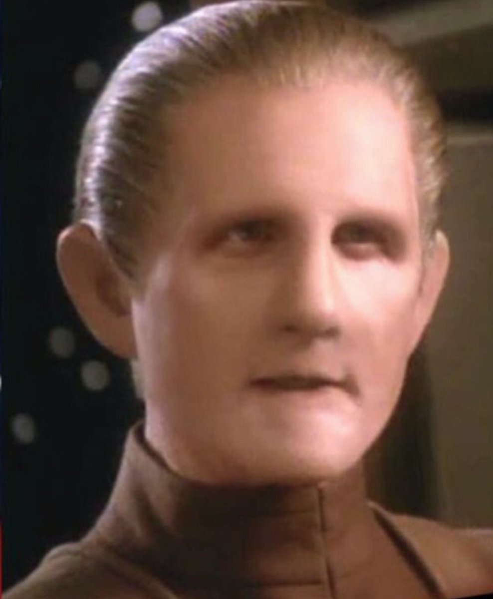 laureljw42's tweet photo. @Jenna_Marbles @JulienSolomita box dmacncheese is odo https://t.co/qqcPDFJVev