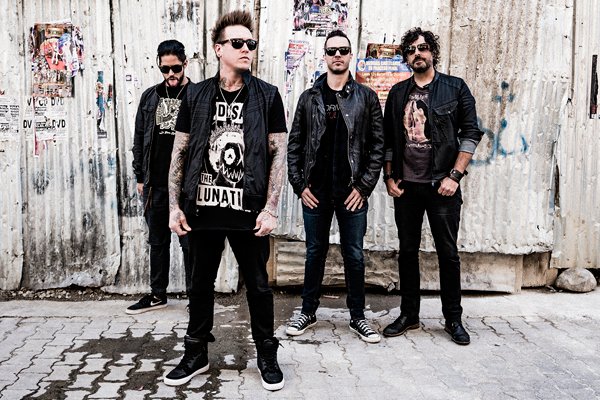 Check it out! <a href="/paparoach/">Papa Roach</a> ---) goo.gl/2RCsrf