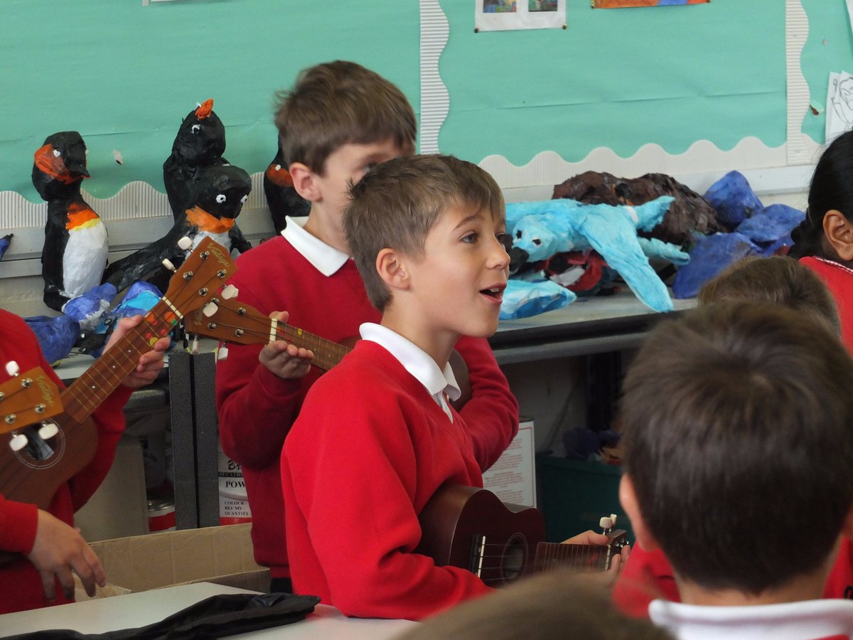 oakmereprimary's tweet image. Another truly awesome Oakfest. Thanks @earleycreative @thomasbills @eteesalloneword @TamsynTweetie for sharing your joy with us!