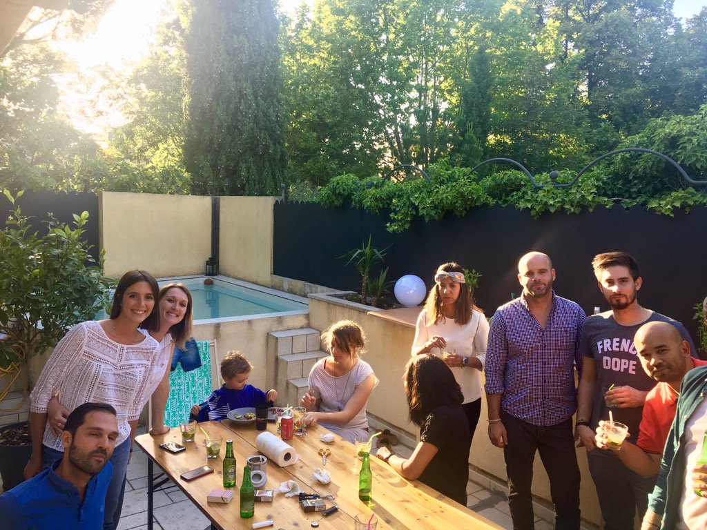 julienbroue's tweet image. Premier barbecue pour l&apos;Inauguration de la saison @Easy_Partner #terrasse #piscine #recrutementtech #amft