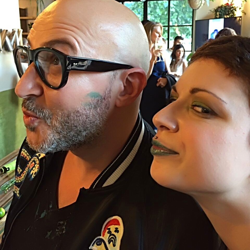 HuaweiMobileIT's tweet photo. Anche @Saturnino69 per scoprire #HuaweiP10 versione #Greenery π
πππ #MakeItGreenery πππ https://t.co/PWfZThKJ6u