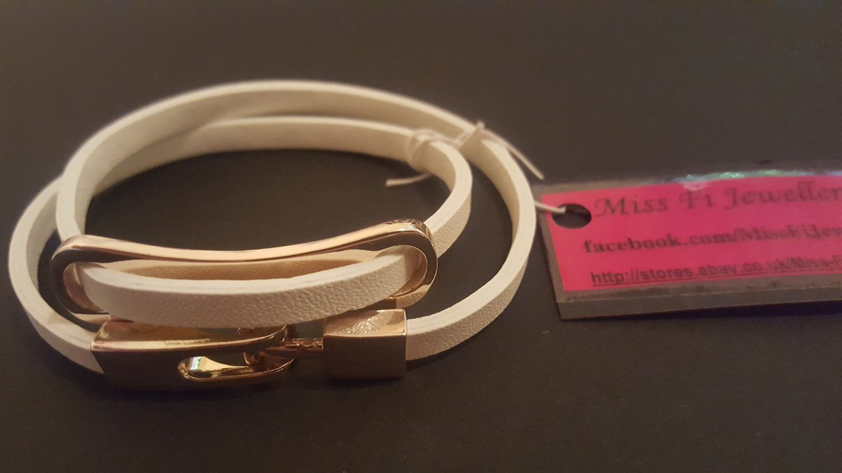 MissFiJewellery's tweet photo. Two layers wrap around buckle bracelet in white.. only £3.99
#Vote2017 https://t.co/uyxKh20qSq