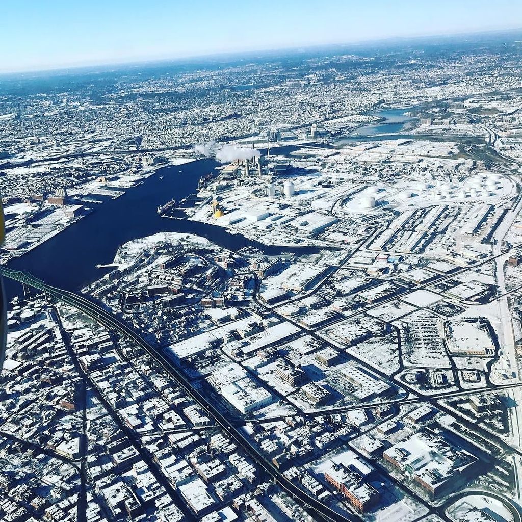 brachynerd's tweet photo. #tbt to #boston from the air!
.
.
.
#tech17 #techTravel #globalIG #TorontoIG #bostonIG #travel #tavelling #globalT… https://t.co/7u755HnnmO https://t.co/f5TdcewRje