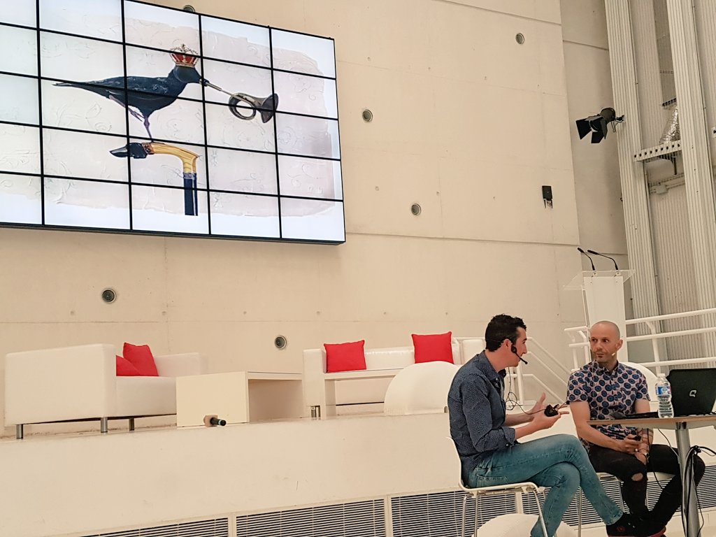 Hoy diálogo mutante con <a href="/crucesestudio/">Lalo Cruces</a>. Presentando #shoes en #CornerMIZ