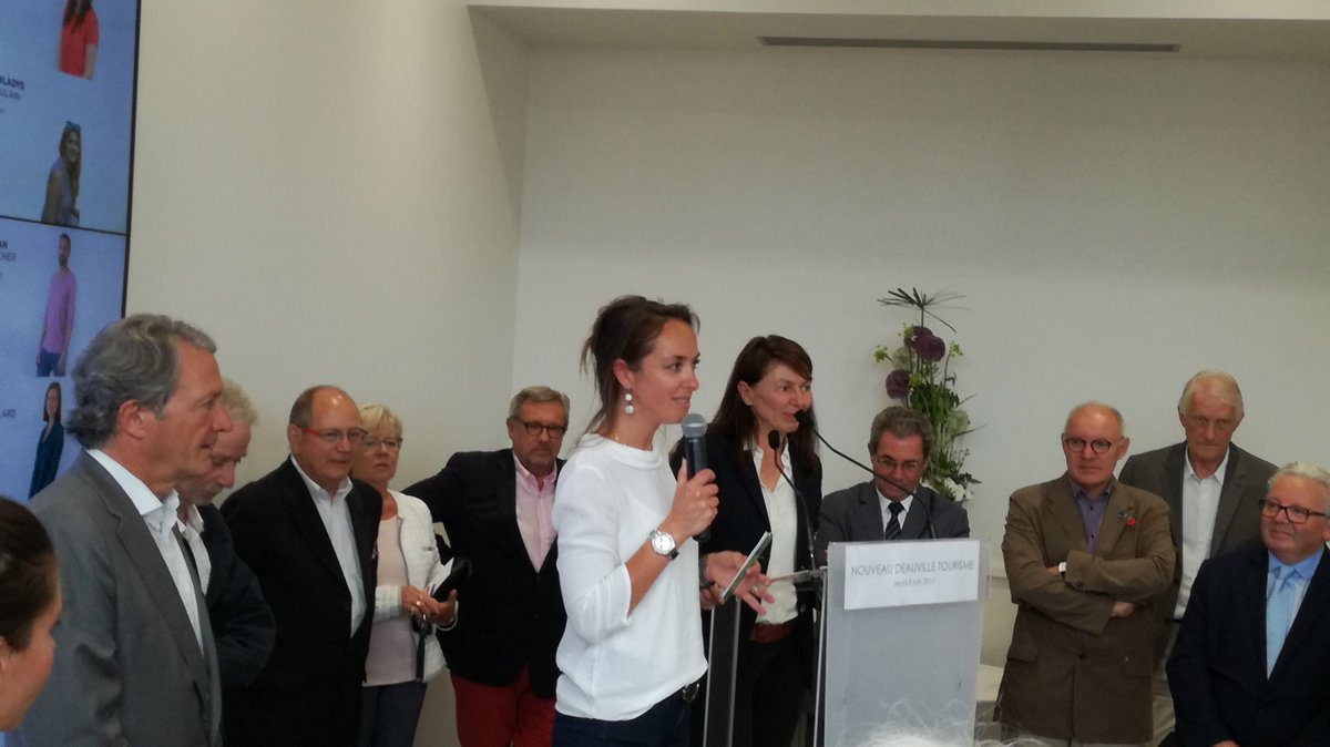 Pitchs pour l'inauguration de <a href="/DeauvilleFr/">Deauville</a> Tourisme, un OT connecté Cc <a href="/Wombee_fr/">Wombee app</a> <a href="/Activitour_fr/">Activitour</a> @SoyHuCe @Handy_Le_Guide