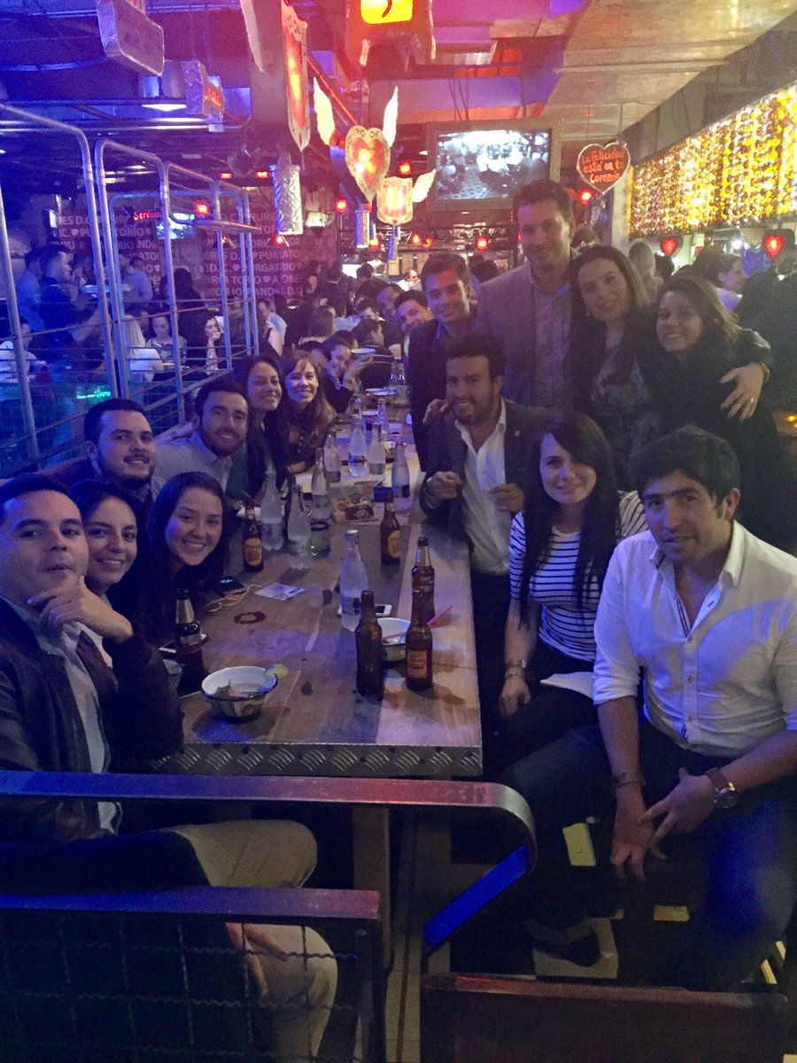 Claudiamucha's tweet photo. Team integration... together we are stronger👊🏻@DBGUni #HaveIntelectualCuriosity
#BeAChangeLeader
#LAUni2017 https://t.co/UHZaTcUFlo