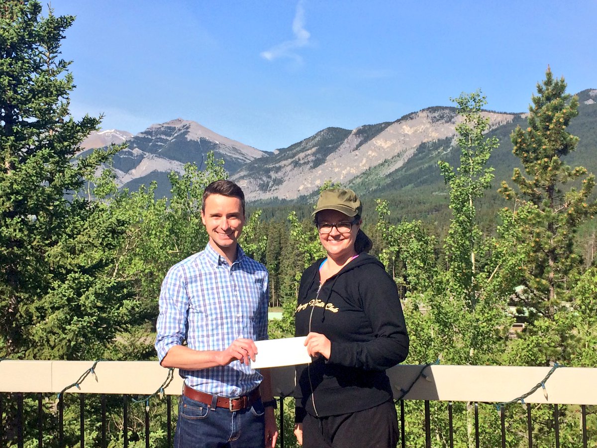 THCR1991's tweet photo. #thankyou @winterclub for all your kindness, generosity and hard work yesterday! amazing volunteers giving back #campisgood #volunteersrock https://t.co/KyS3G729Cc