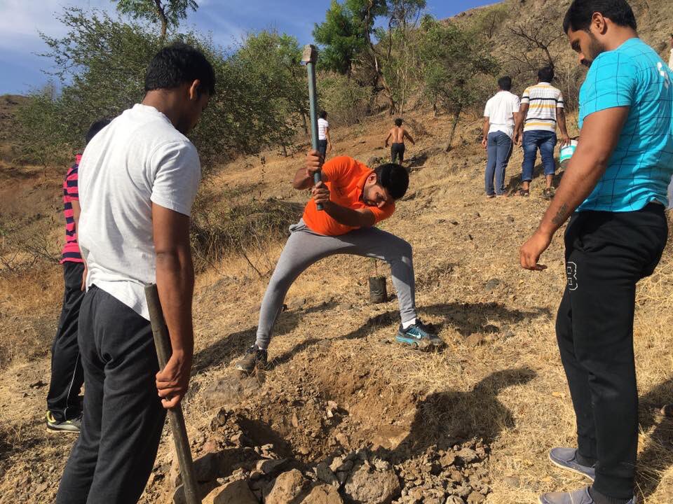 sudarshan_bjp's tweet photo. #हरीतवारी_अभियान
Tree plantation drive #11th_week
#मेरा_देश_बदल_रहा_है
@aamir_khan @SMungantiwar @narendramodi @PMOIndia @RSSorg @BJP4India https://t.co/uI2sSYmSWt