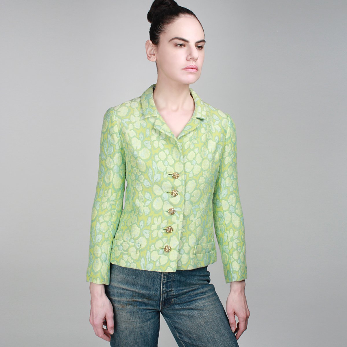 fusionsoffancy's tweet photo. 1960s Dreams Of Glass Jacket available at https://t.co/bb7VE8SCjY #FusionsOfFancy https://t.co/JKjf60e0CE