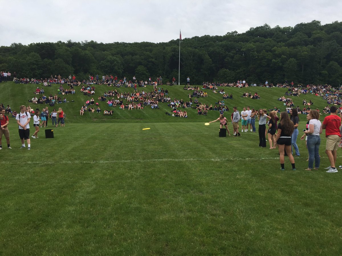 JonTallamy's tweet photo. @HPRwildcats first outdoor WC activity period! Great job @HPStudentCo @AmyLibrizzi https://t.co/j5uuAQmKbX