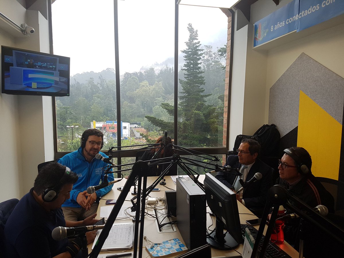 dcRadioBogota's tweet photo. 8 años trabajando de la mano con la comunidad. https://t.co/EapvWGruLy 
#DcRadio8Años https://t.co/6q9nwmPuD0