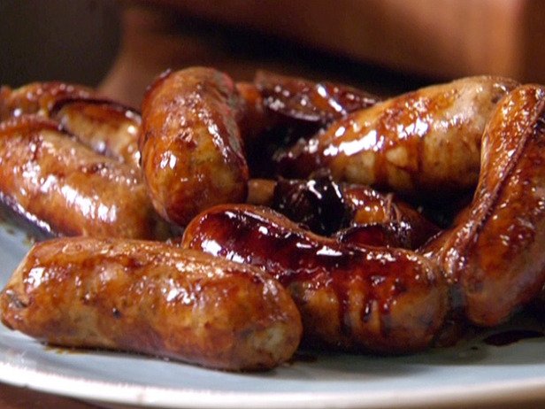 Fancy winning a variety box of <a href="/MusksSausages/">Musk's Sausages</a>?!  FOLLOW &amp; RT for the opportunity to win! Comp closes at midnight Friday 16th June 🐷
