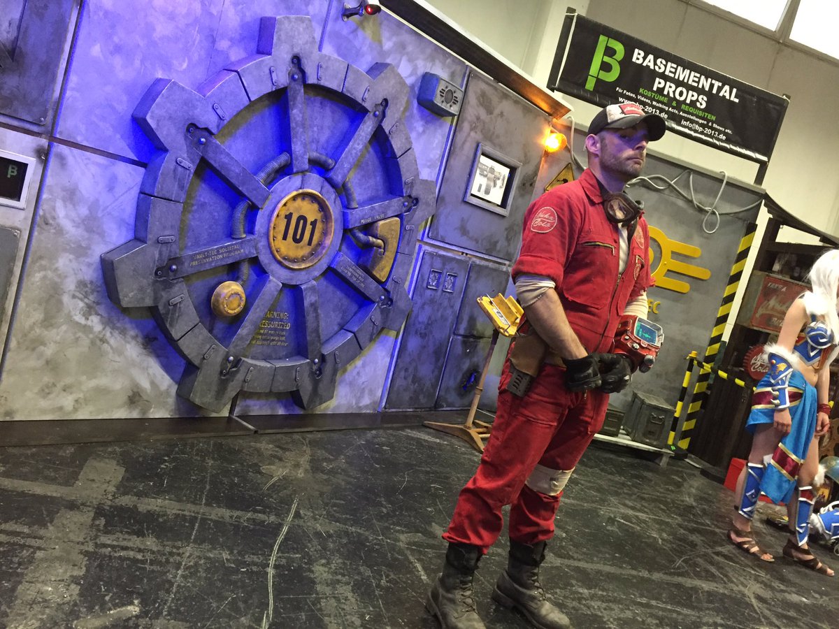 BP_since2013's tweet photo. #rpc #rpc2017 #roleplayconvention #wasteland #endzeit #fallout #fallout4 #bethesda #BasementalProps #photobooth https://t.co/If4j3paSpb