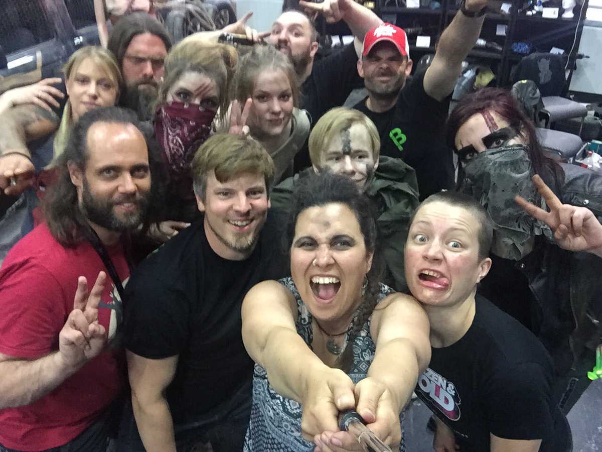 BP_since2013's tweet photo. #rpc #rpc2017 #roleplayconvention #wasteland #endzeit #fallout #fallout4 #BasementalProps #selfie #selfietime https://t.co/I2O6MSamTL