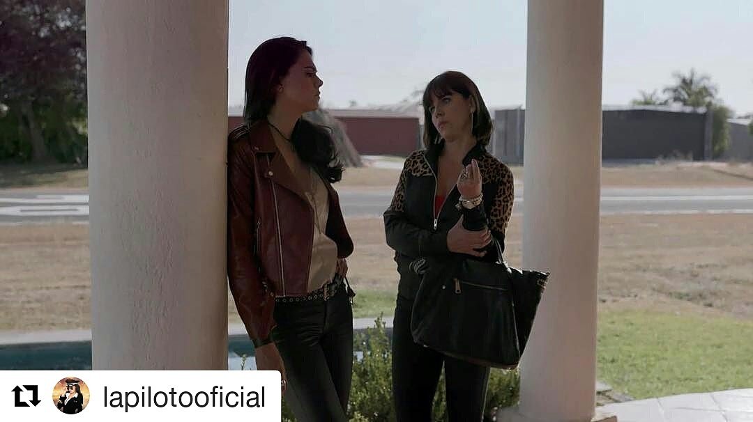LapilotoF's tweet photo. #Repost @lapilotooficial 
¿Será que Yolanda empieza a ver las verdaderas intenciones de Zulima? #LaPiloto 
@LiviaBritoP https://t.co/eCzQKeVwhz