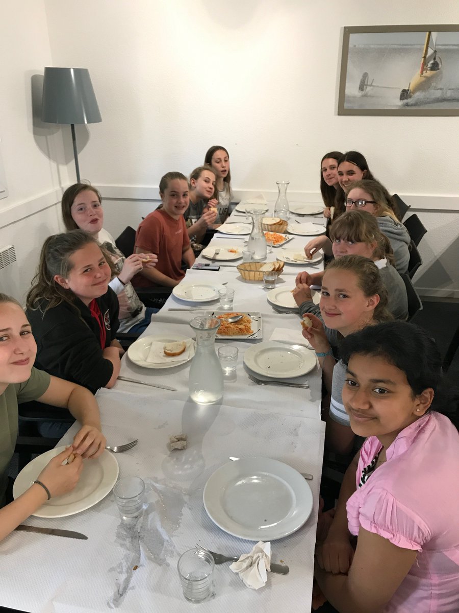 hhsmfl's tweet photo. Enjoying our evening meal! #HHSinFrance https://t.co/qjO101f7aP