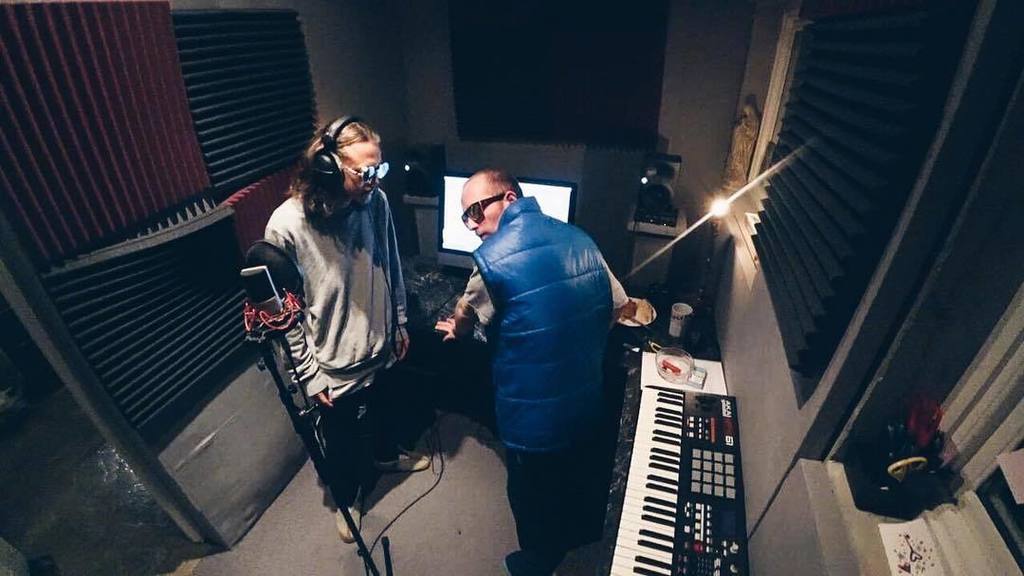 cultkaos's tweet photo. Simon Moholt &amp; Sveinman i studioet 🎩  #cultkaos #inthestudio #cultmusikk #norskrap #norskmusikk #cultstudio #studio https://t.co/q49KzVhn2o