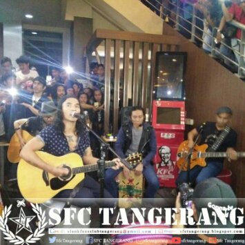 SfcTangerang's tweet photo. #Diary Live Akustik &amp; Bukber bersama @slankdotcom di Tangerang tadi sore! #slank #sfctangerang #slankers https://t.co/hst6TRNwHA