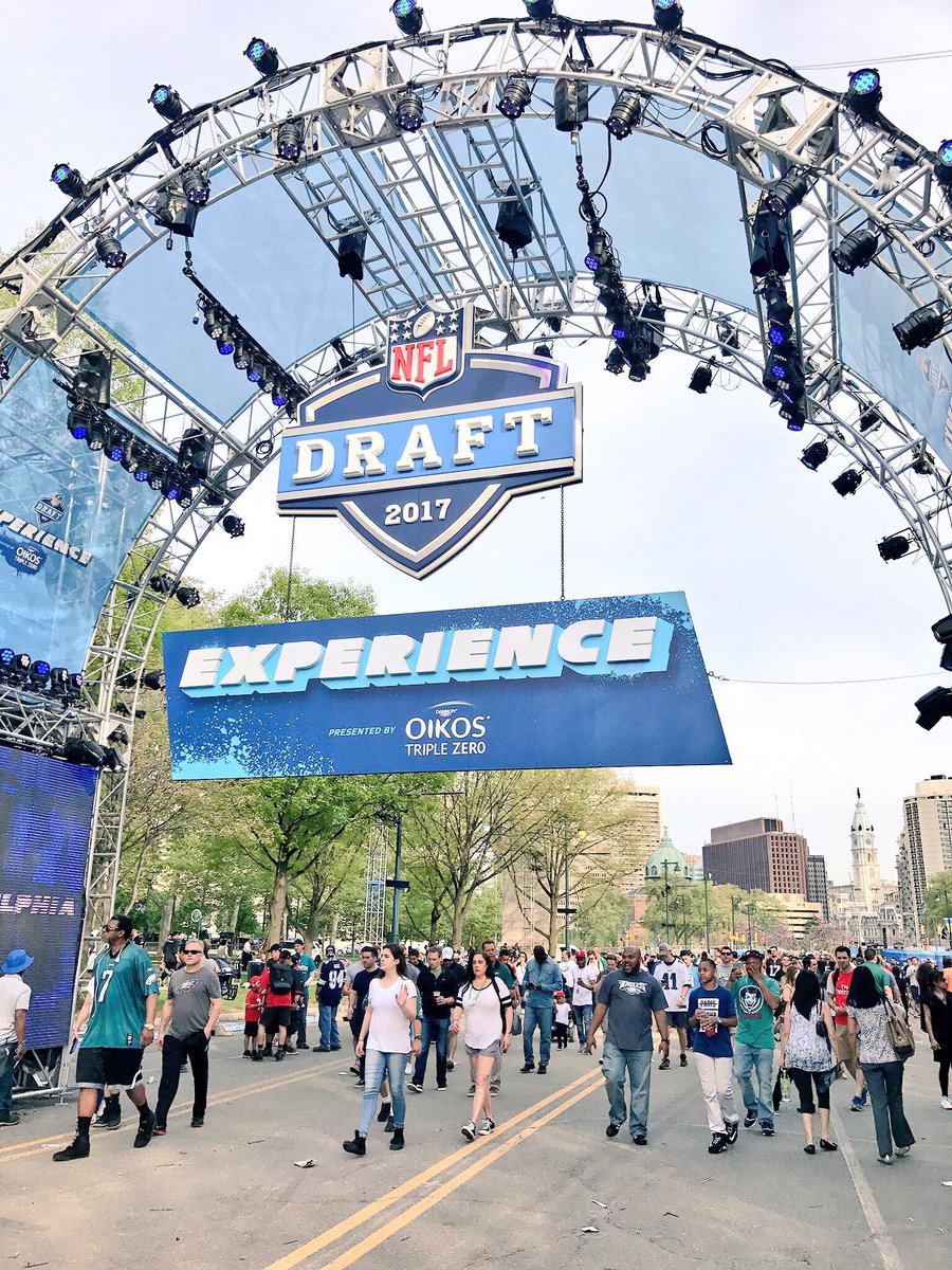 discoverPHL's tweet photo. #TBT to when Philadelphia welcomed 250,000 football fans over the 3-day #DraftinPHL festival. ๐#takeusback https://t.co/JEtgkzhdKe