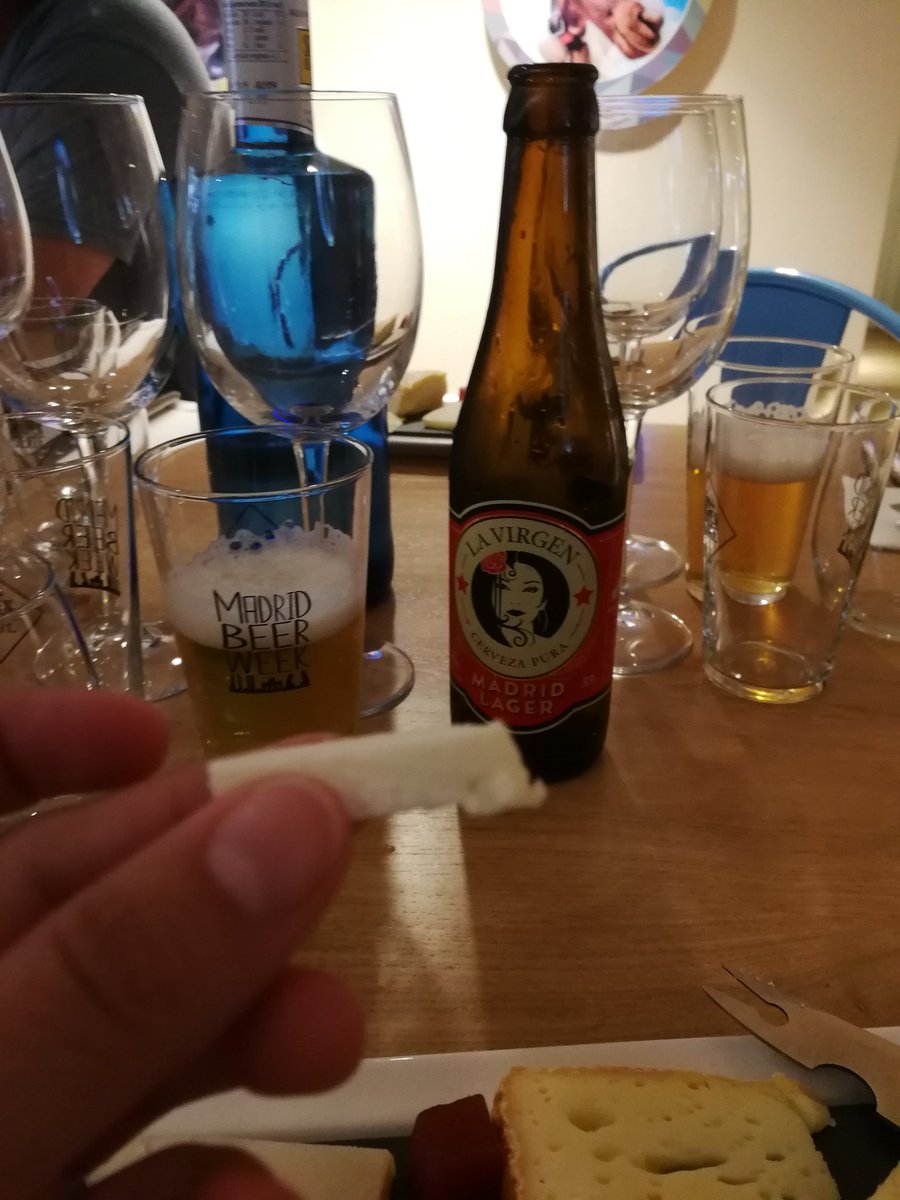 Bemybeerblog's tweet photo. Maridaje cerveza + quesos en @PonceletQuesos #madridbeerweek probando quesos de cabra con @CervezaLaVirgen https://t.co/6sbg9wBBI2
