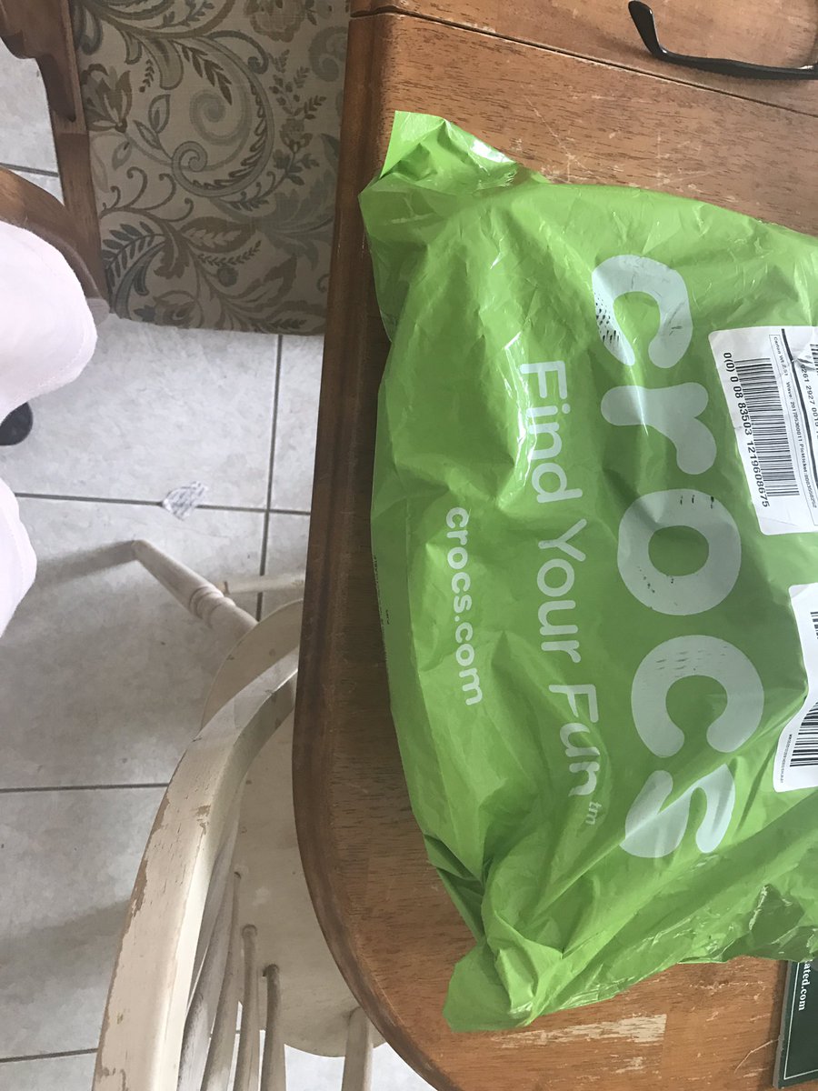 sarahkay7_'s tweet photo. guess what came in the mail !!! https://t.co/7JoOR67mxG