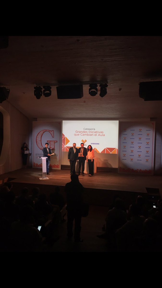 FundATRESMEDIA's tweet photo. El premio de la categoría #GrandesIniciativas que cambian el aula se va al IES Martín Rivero de Málaga, por "Un departamento I+D+I" https://t.co/JRT1xBZAeA