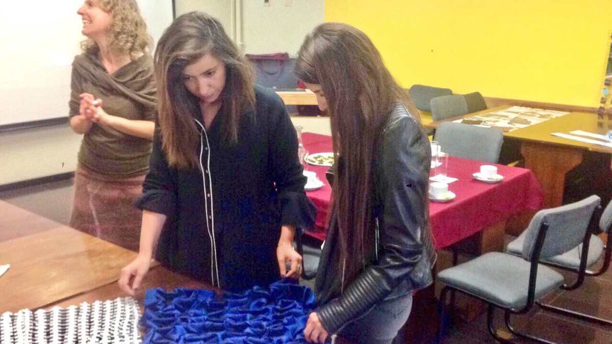 IsraelinUruguay's tweet image. La diseñadora israelí Danit Peleg comparte, en Uruguay, su experiencia en la creación de prendas en 3D #moda #moda3D