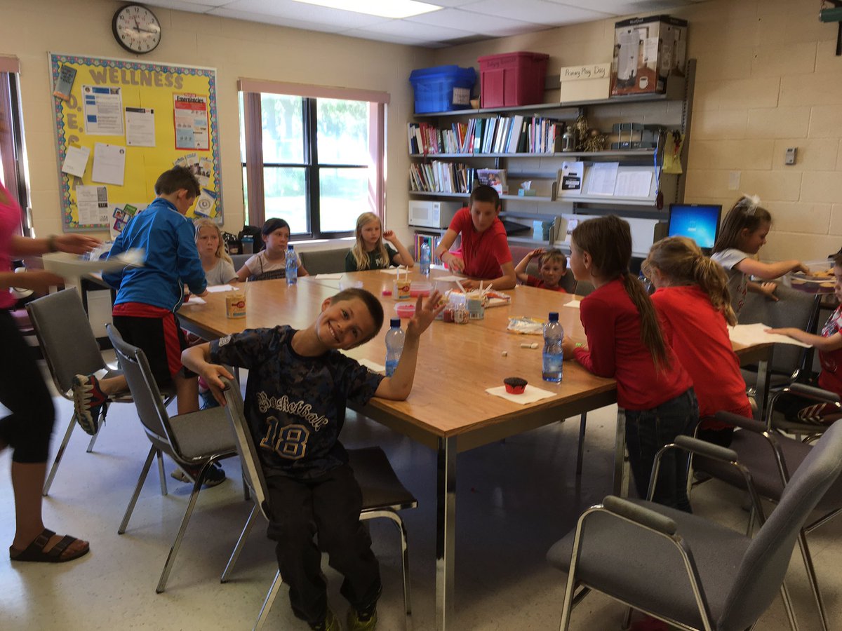 JocAuger's tweet photo. @BGCDSB @SHHSCrusaders Thank you @mics_chepstow for the awesome celebration of our #CDN150 #PBL! We had the best day! https://t.co/2sipsRdL6b