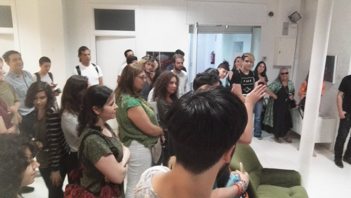 Ya hemos inaugurado la exposición de Marta Fenollar #Armarios 👏👏🎭 #Eltrajeaescena @LavapiesTeatros <a href="/centrodramatico/">CDN</a> #Tuiteatreros