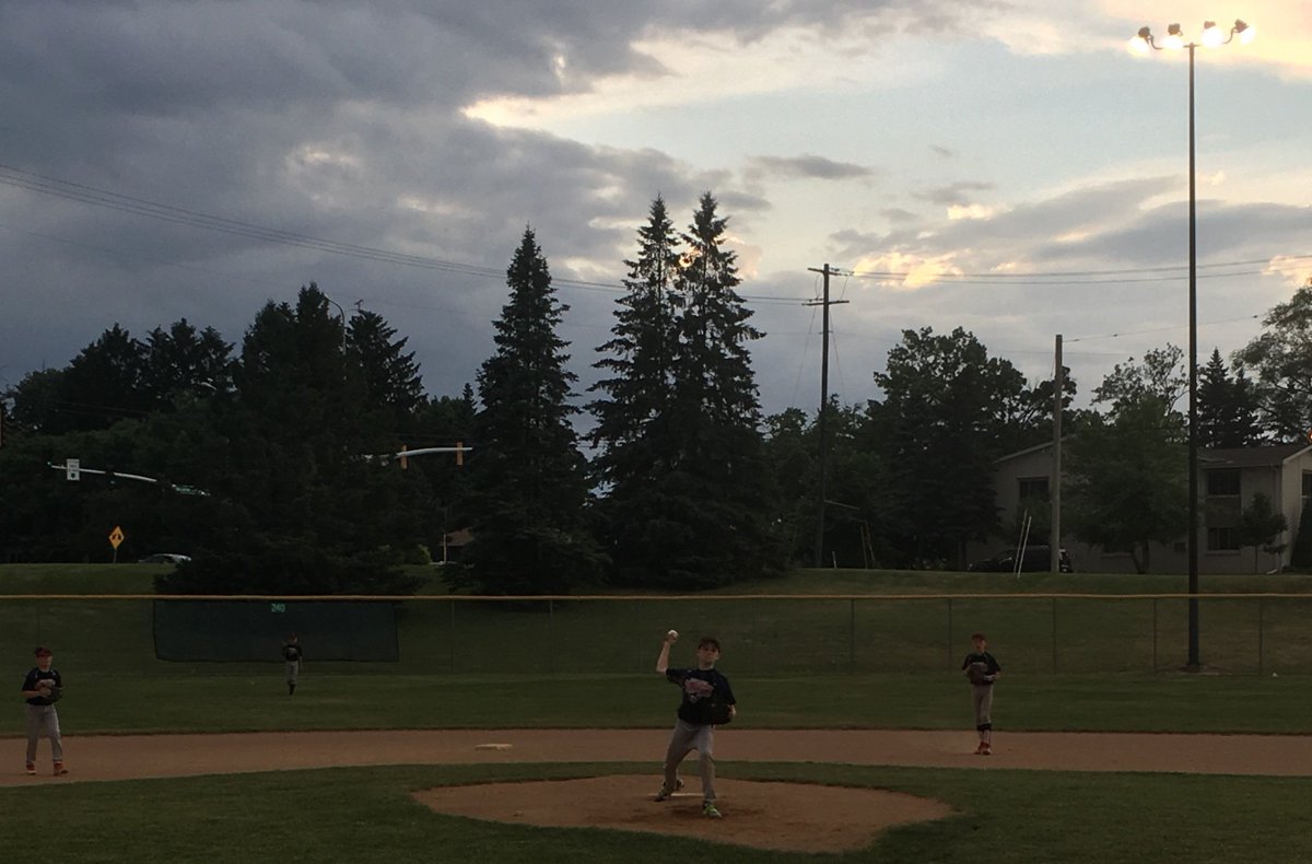 BanditsBTBA's tweet photo. 11AA under the lights at Hrbek winning both ends of a double-header!
#GoBandits #LetsPlayTwo https://t.co/p1Ds3sAGlG