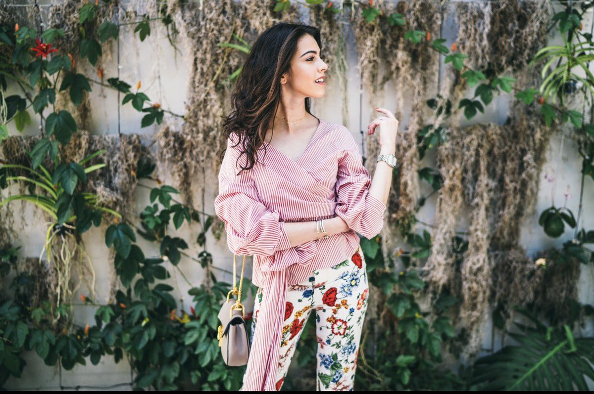 justjackiee's tweet photo. Mixing Prints in #Miami 🌴 || Check out my blog post today about how to mix prints this Summer! https://t.co/ozoagfaRPC #ootd #styleblog https://t.co/Zbdyo3Gbn0
