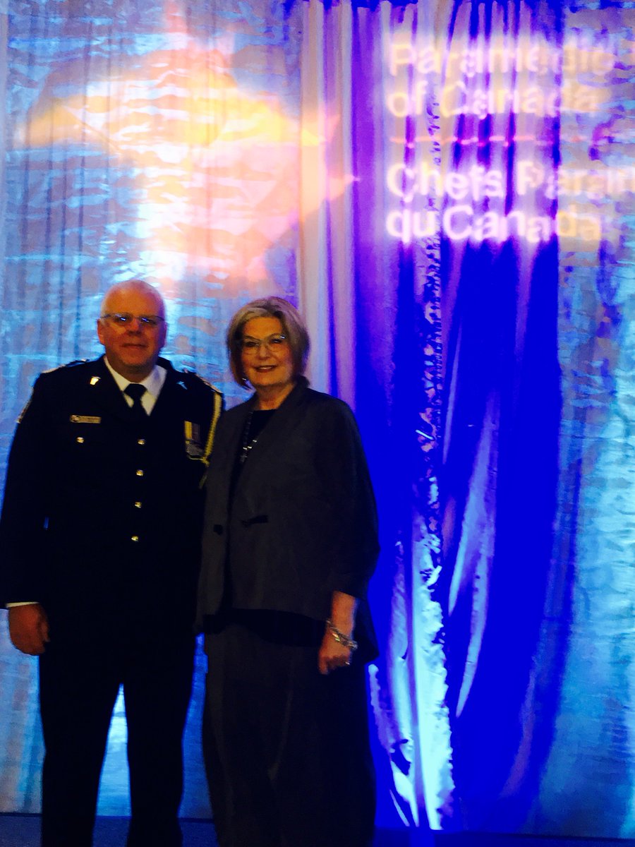 MHCC_'s tweet photo. Thanks @ParamedicChiefs & @RandyMellow for your leadership and commitment to promoting #mentalhealth & #wellness. #PCCSummit https://t.co/8R9q7xlEAJ