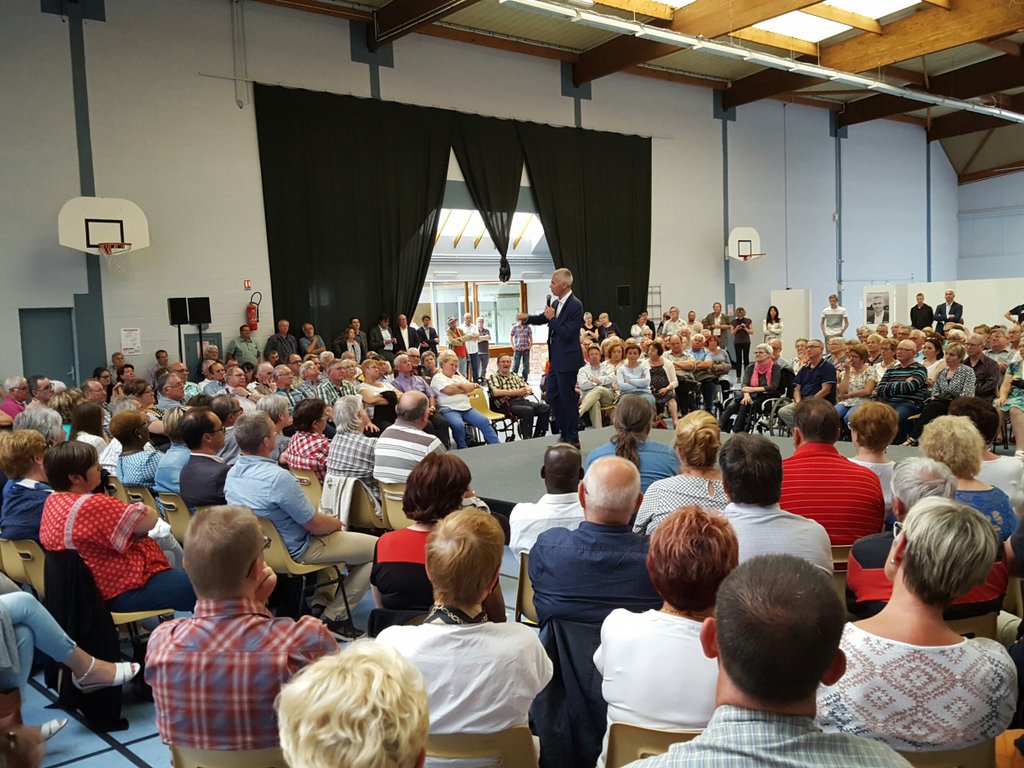 ArnaudMouillard's tweet photo. Très bon discours de @Chris_Bouillon (sans notes) sur son action et sur ce qu'il veut continuer à porter dans la #circo7605 https://t.co/WchWtvshDd