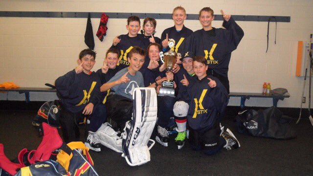 STIXHockey's tweet image. The Jamaican Honey Bees stormed back in the 3rd from 5-1 down to force a shootout and beat the Blue Bombers! #STIXCup #baseballprogram