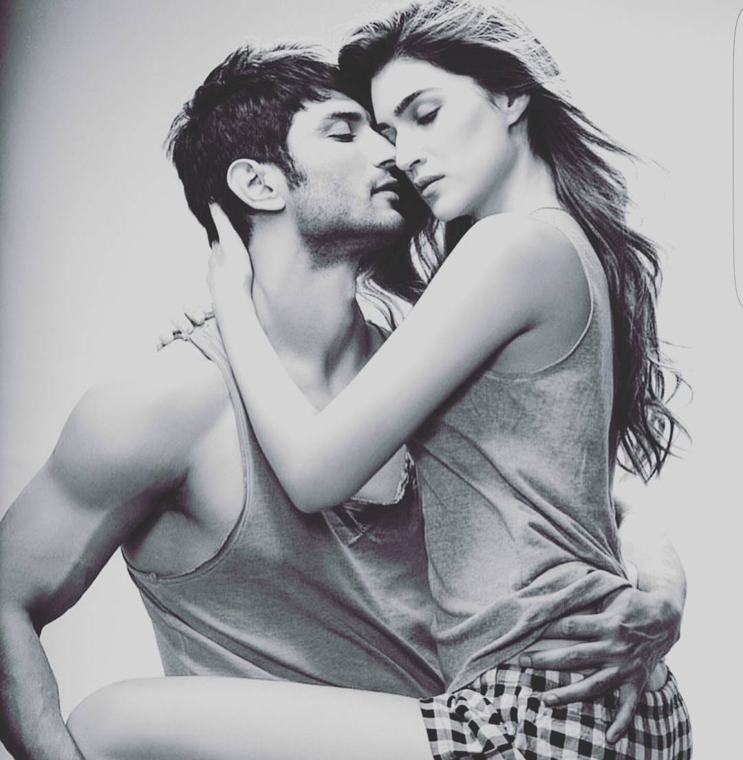 nonayousef7's tweet photo. @itsSSR Book your tickets now
With you guys our rock star began and
with your love n supporting
will continue success
#RaabtaTomorrow https://t.co/XranUTexHl