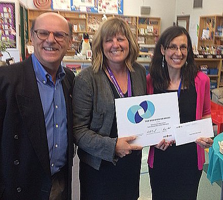 EdCanNet's tweet photo. Congratulations to @WinnipegSD @reneesVAmakers École Victoria-Albert School on winning a #KenSpencer Award yesterday! https://t.co/vaXpAgSbA4