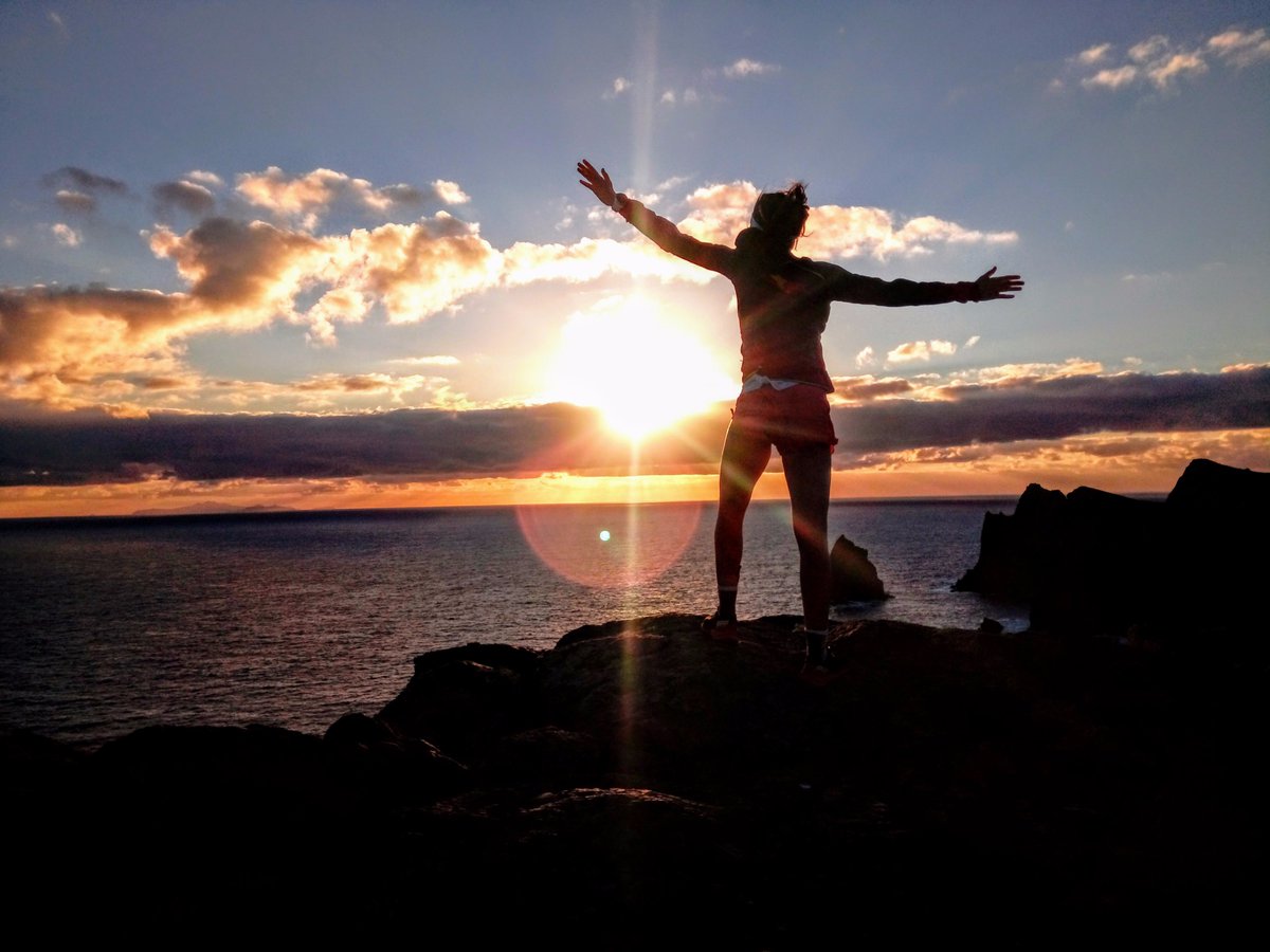 grleire's tweet photo. Bye, bye, Madeira. Aterrizaje forzoso en la realidad.
3 exámenes y... vuelvo a despegar!! guauu guauuuu https://t.co/Ds25stdsQ4