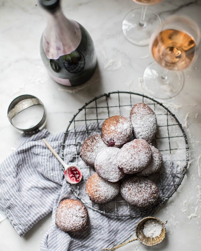 Krug's tweet photo. Pink peppercorn donuts with Krug Rosé #KrugNotes https://t.co/dTIVMRMI2q