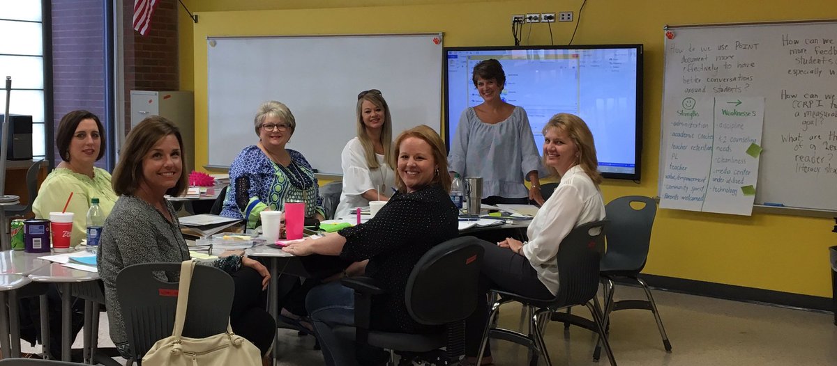 VCSTeachLearn's tweet photo. Working hard at VCS data retreat! #SME #VCS https://t.co/QR1bCPBbrm