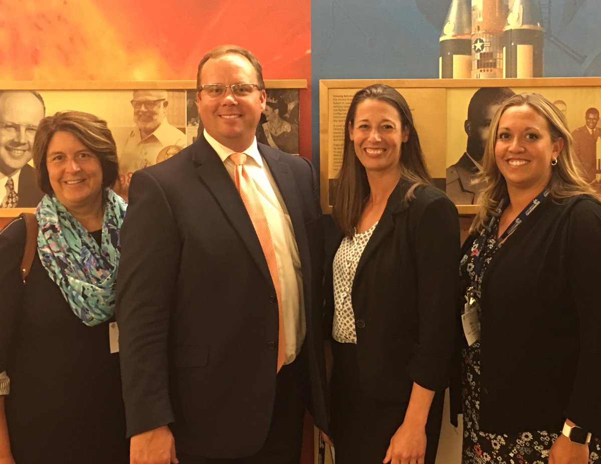 ceralemon's tweet photo. Proud to present at #2017CFS conference at The Ohio State University with @amydstacy @HortonHobbsIV https://t.co/lpW26P75ER