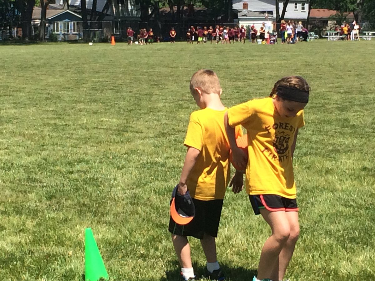 CarlaaveryCarla's tweet photo. @CarlaaveryCarla @RCSDPIRATES wrapping up Field Day 2017 https://t.co/1IWbECikp8
